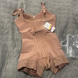 Colombian faja size M  NEW